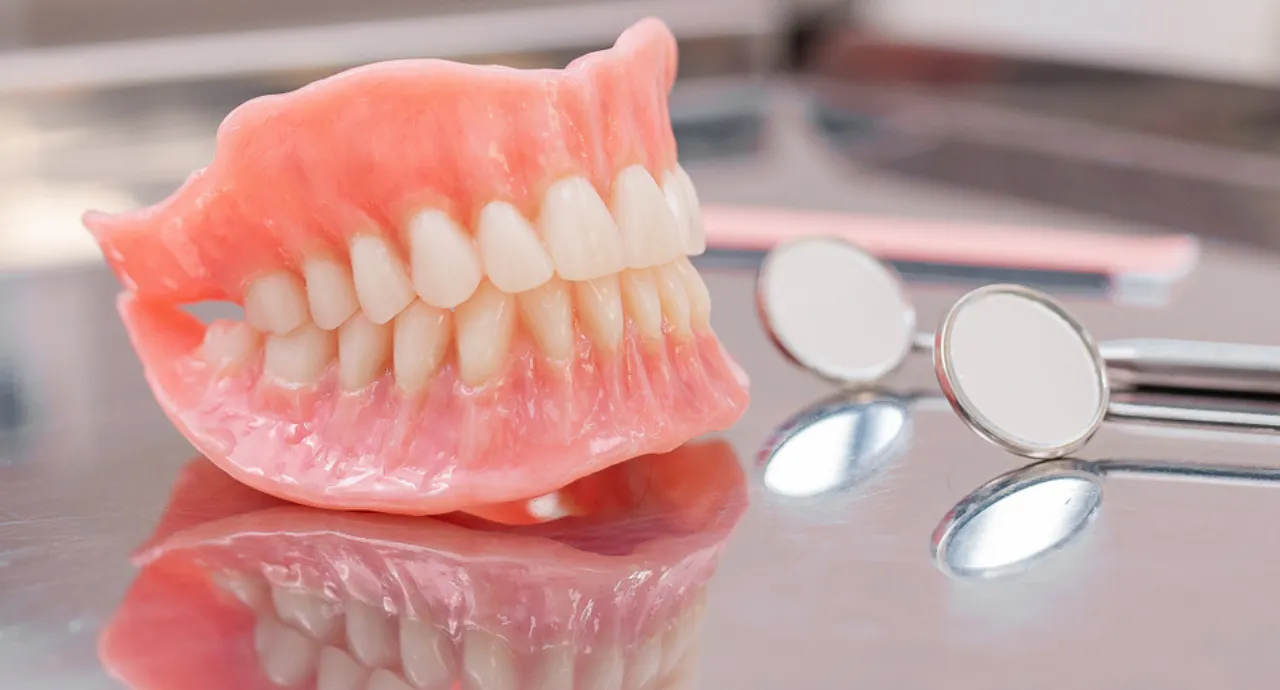 What are dentures and how they replace missing teeth
